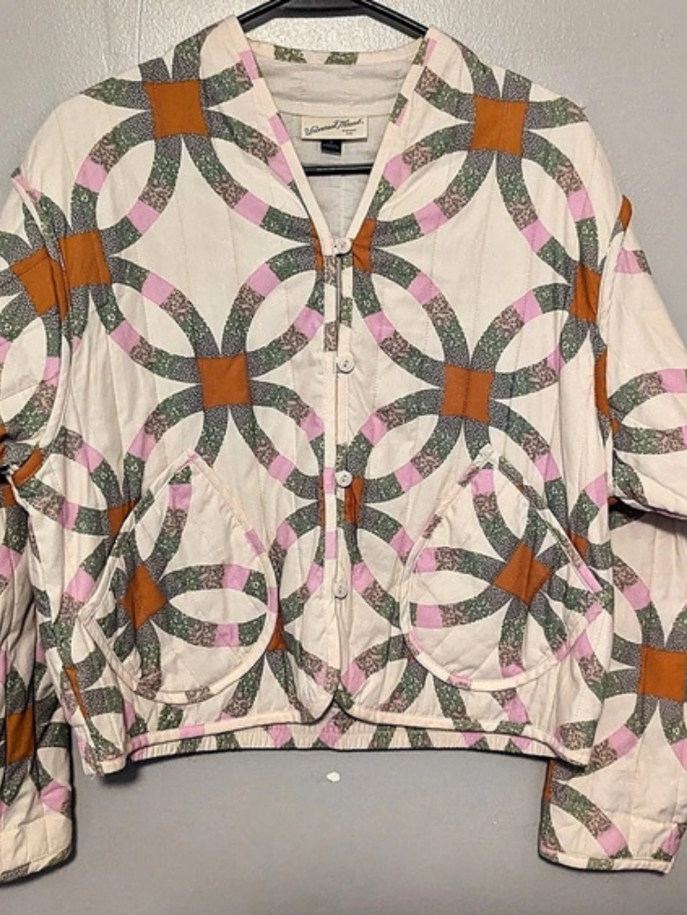 Universal Threads Geometric Bomber Jacket in Cream & Pink Size Small